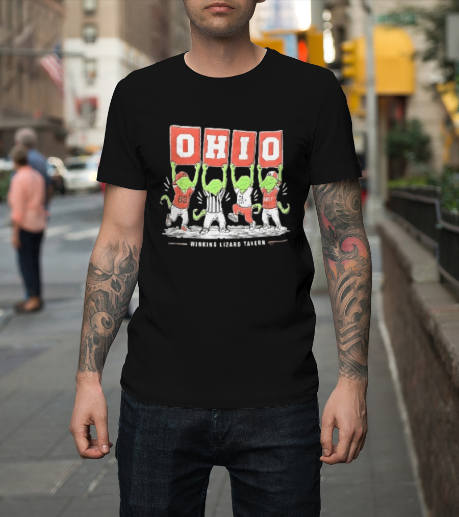 Winking Lizard Tavern Ohio 83 WLT Four Cartoon Green Lizards Holding OHIO Signs T-Shirt