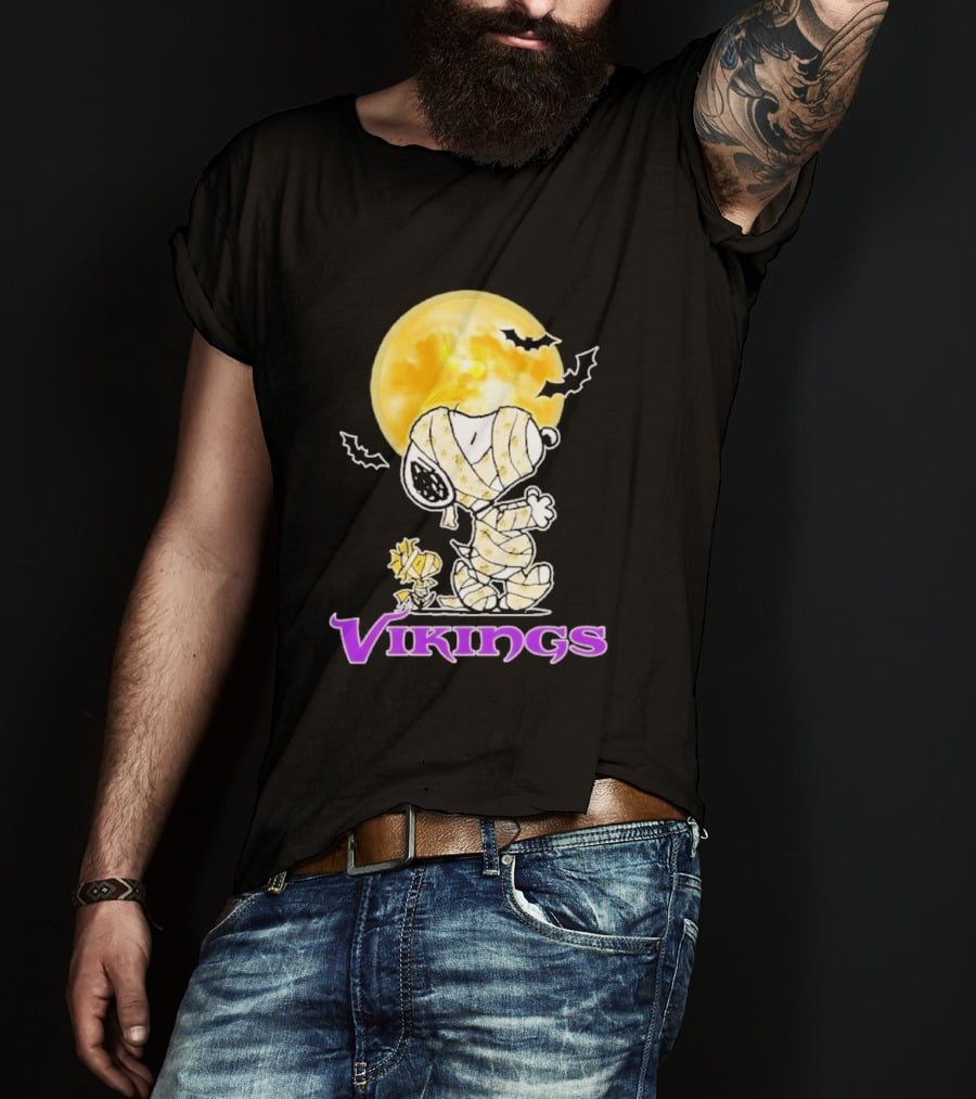 Snoopy Woodstock Vikings Halloween Mummy Moon T-Shirt