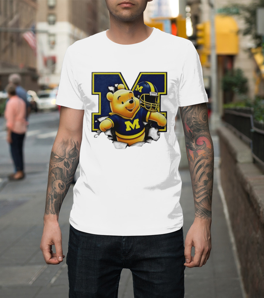 Winnie The Pooh Michigan Wolverines Football M Helmet T-Shirt