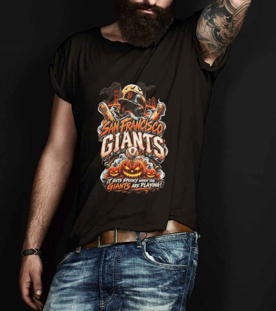 San Francisco Giants It Gets Spooky When The Giants Are Playing Halloween T-Shirt