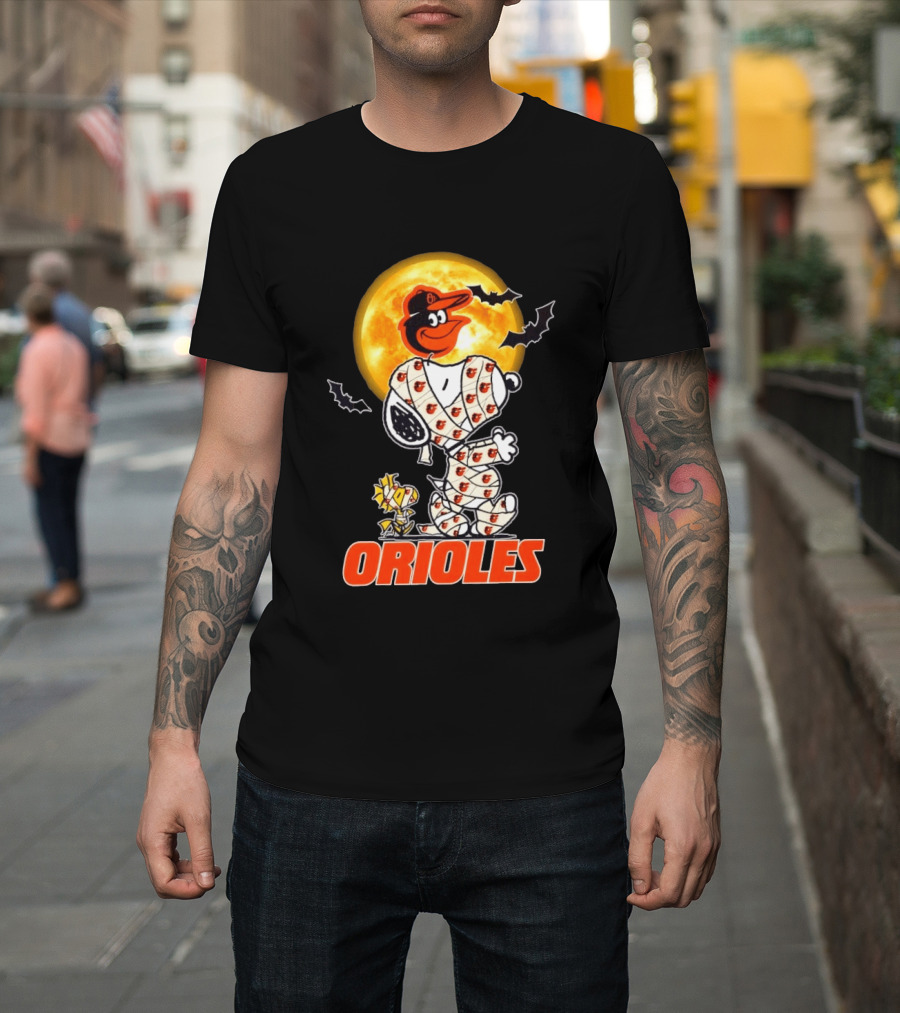 Baltimore Orioles Halloween Snoopy Woodstock Mummy Cosplay Moon Bats T-Shirt