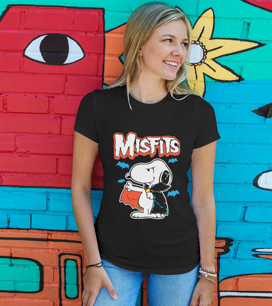 Misfits Snoopy Vampire Halloween Blue Bats Cloak T-Shirt