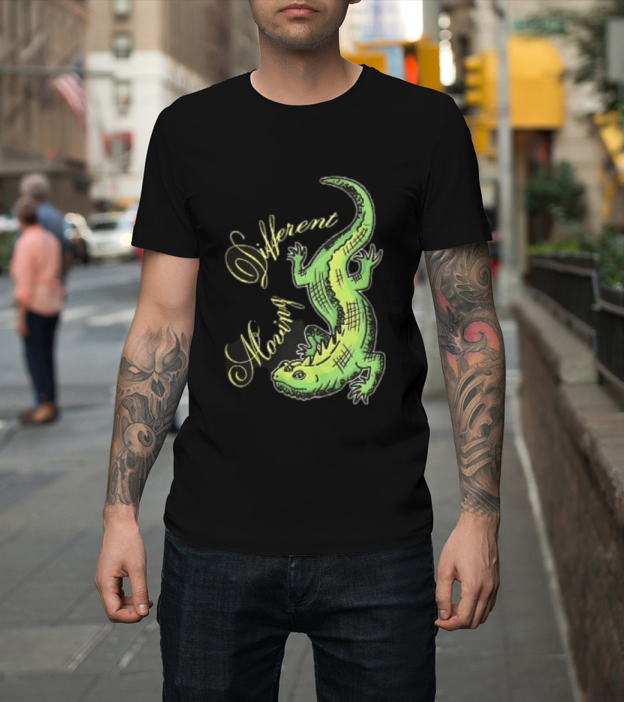 Different Moving Green Lizard Iguana Line Sketch T-Shirt