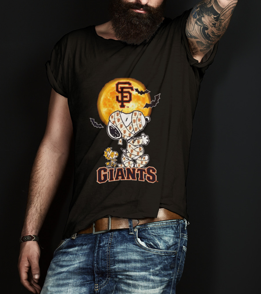 San Francisco Giants Snoopy Woodstock Mummy Halloween Moon T-Shirt