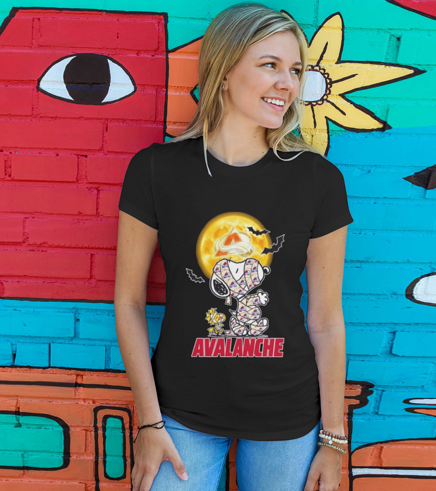 Colorado Avalanche Snoopy Woodstock Halloween Mummy Full Moon Bats T-Shirt
