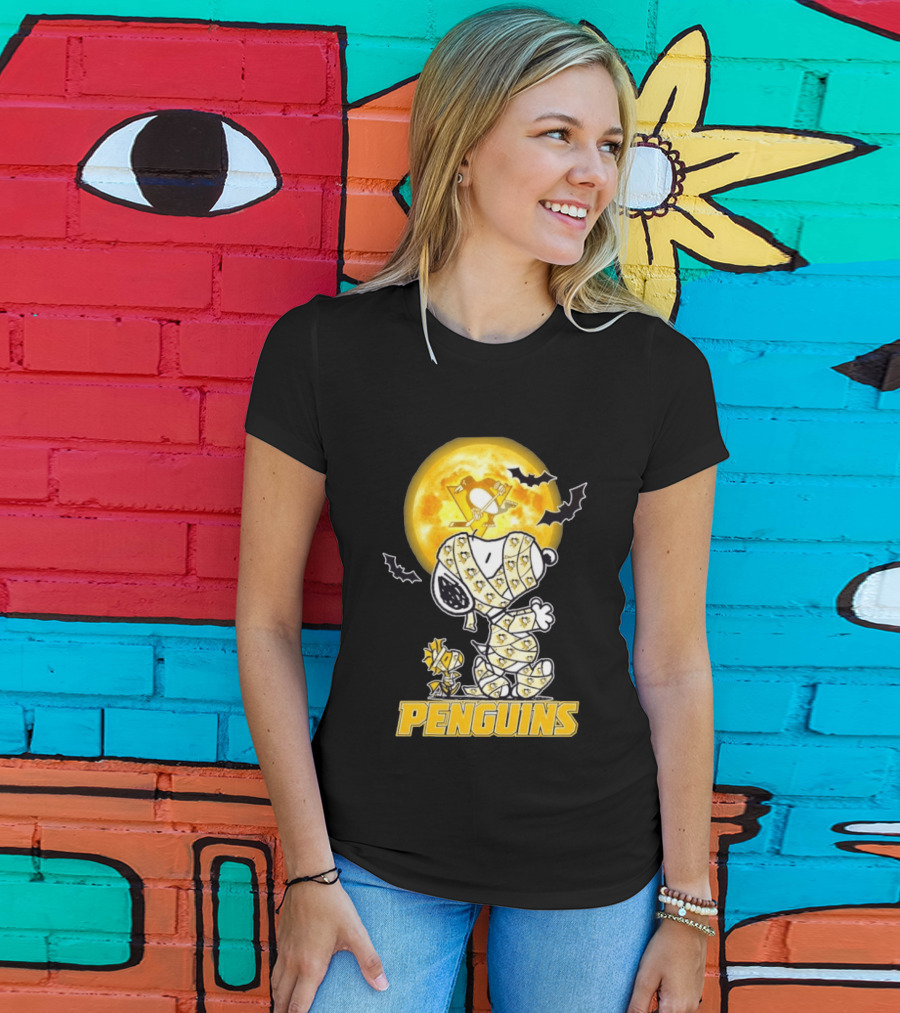 Pittsburgh Penguins Snoopy Woodstock Mummy Halloween Moon Bats T-Shirt