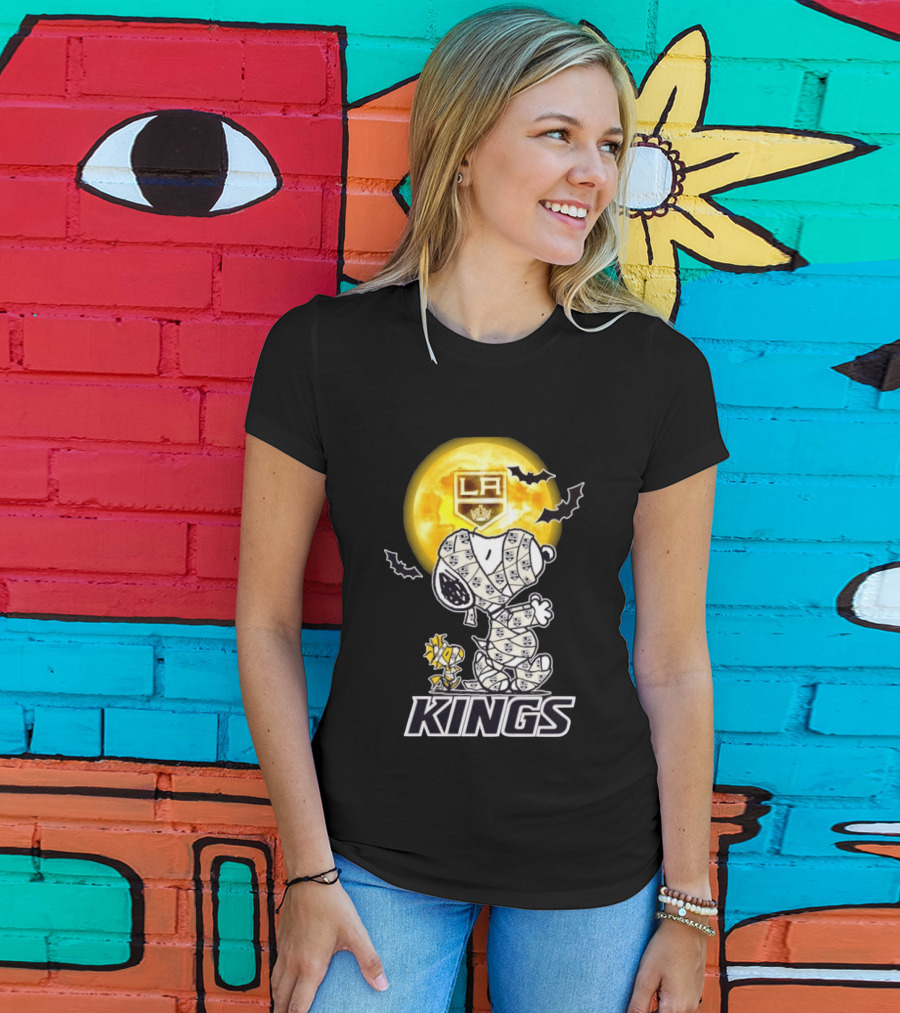 Los Angeles Kings Snoopy Woodstock Mummy Halloween Moon T-Shirt