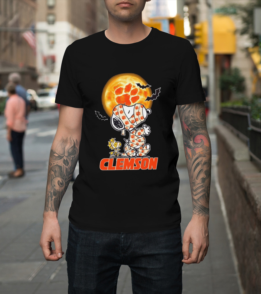 Clemson Tigers Snoopy Woodstock Mummy Halloween Moon Bats T-Shirt