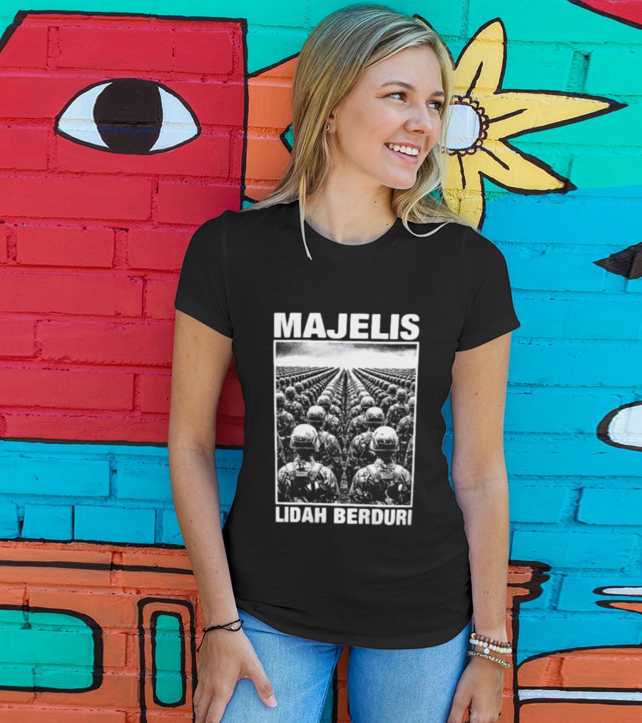 Majelis Lidah Berduri Soldiers In Formation Back View T-Shirt