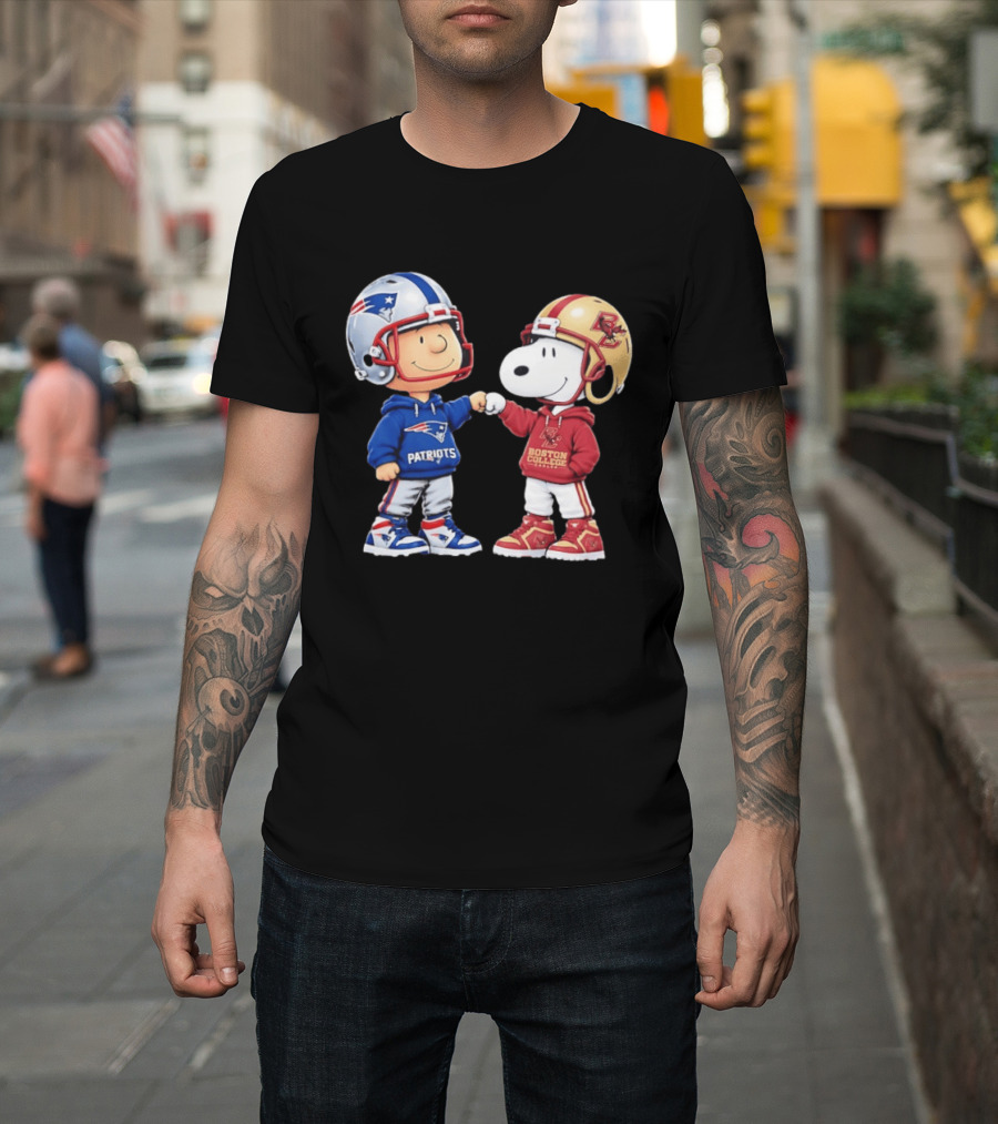 Snoopy Charlie Brown Patriots Boston College Eagles Fist Bump T-Shirt