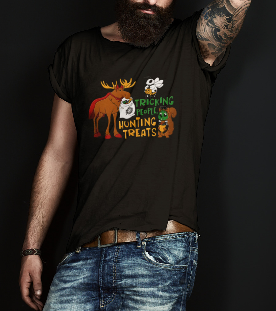 Tricking People Hunting Treats Moose Squirrel Ghost Halloween T-Shirt