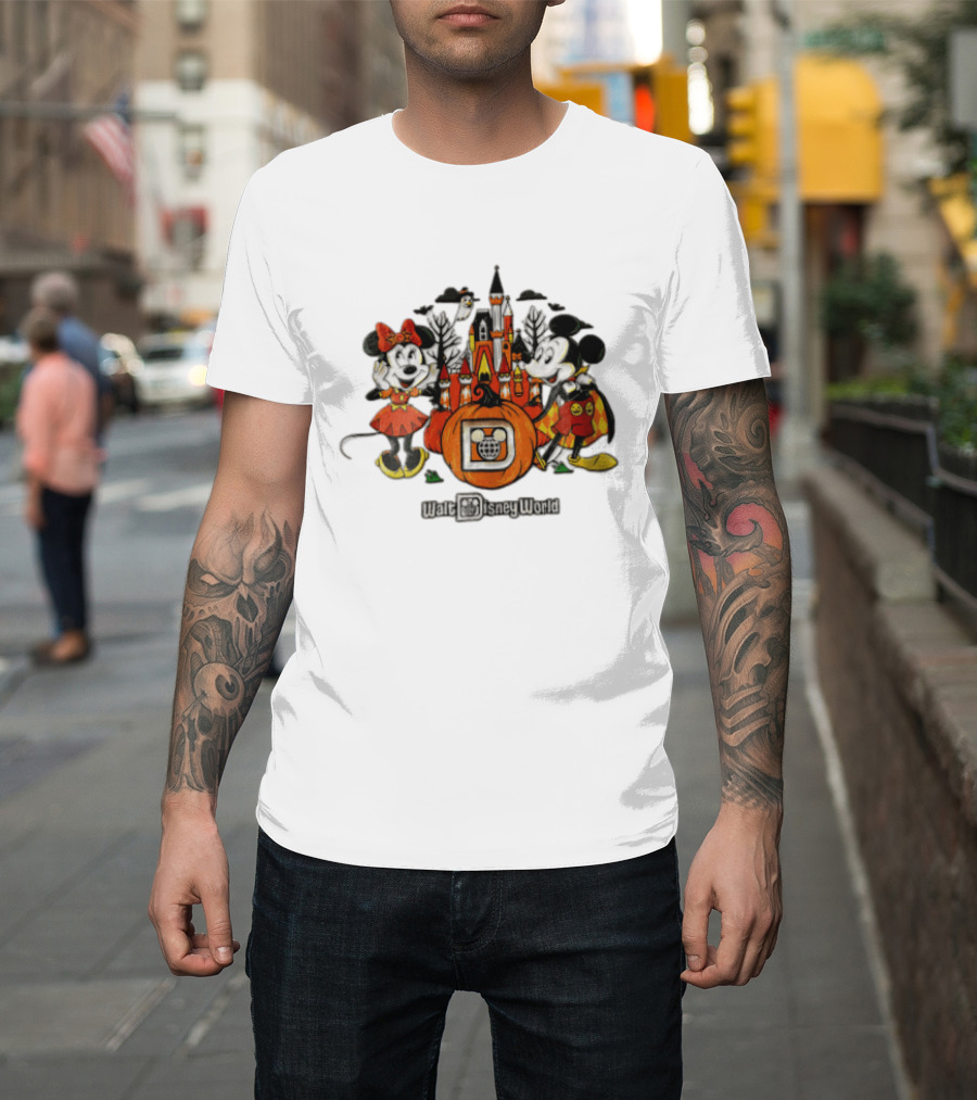 Walt Disney World Halloween Minnie Mouse Mickey Castle Pumpkin T-Shirt