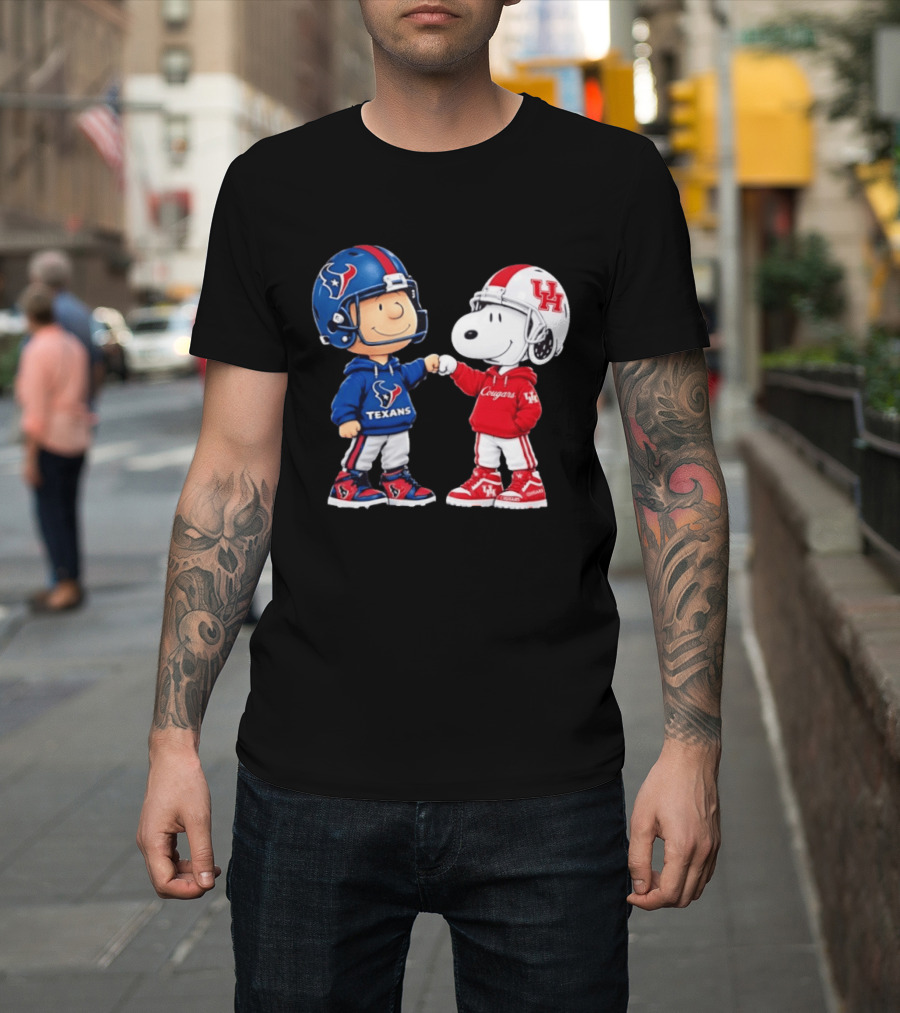 Peanuts Snoopy And Charlie Brown Houston Texans Vs Houston Cougars Fan Gear T-Shirt