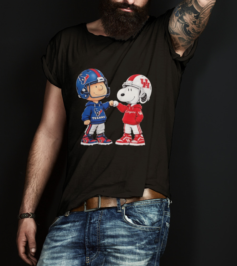 Peanuts Snoopy And Charlie Brown Houston Texans Vs Houston Cougars Fan Gear T-Shirt