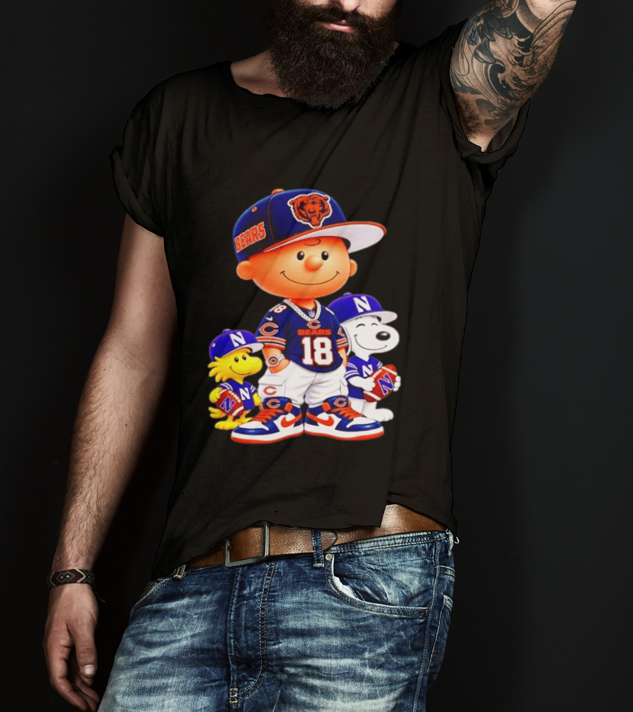 Charlie Brown And Snoopy Chicago Bears 18 With Woodstock In Football Gear T-Shirt