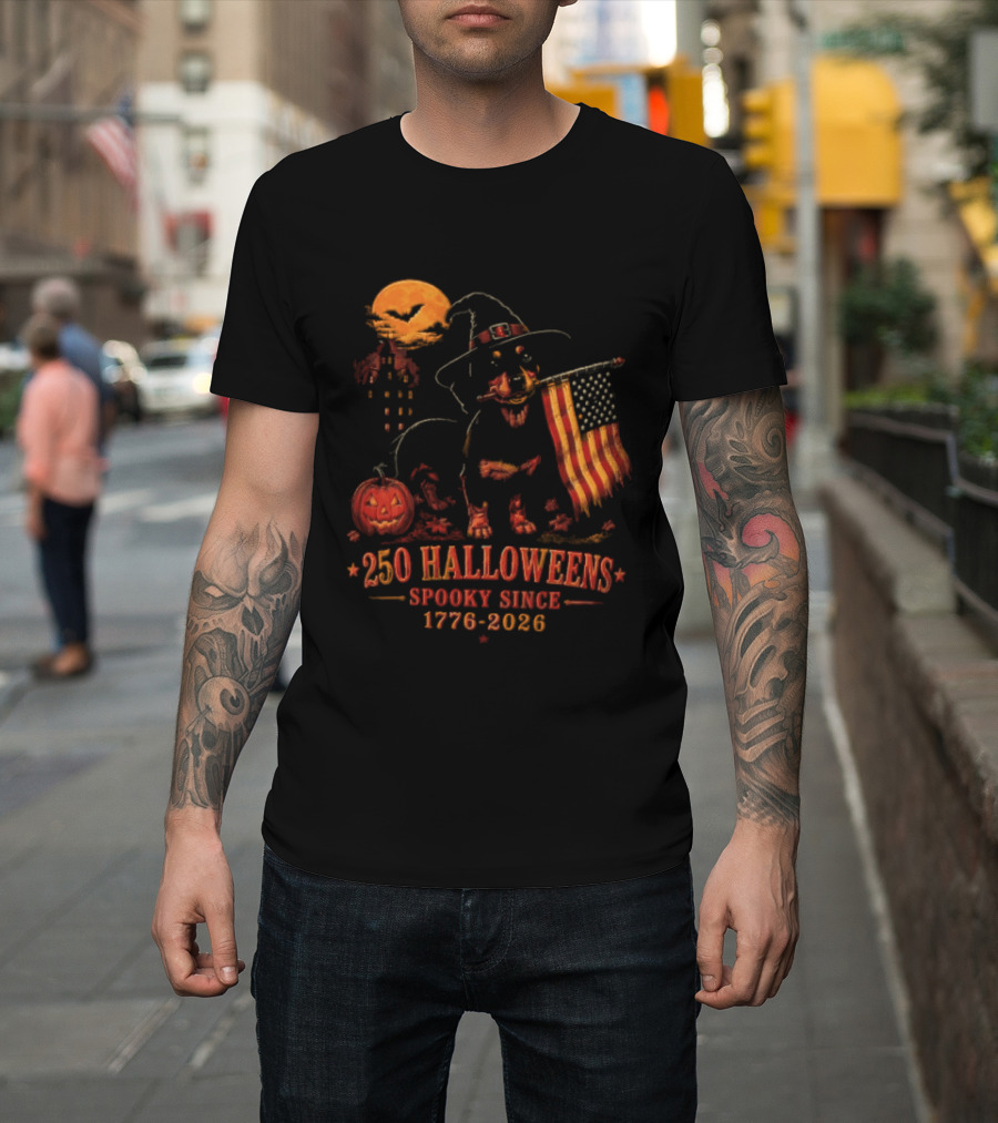 250 Halloweens Spooky Since 1776 2026 Dachshund Dog Lover T-Shirt