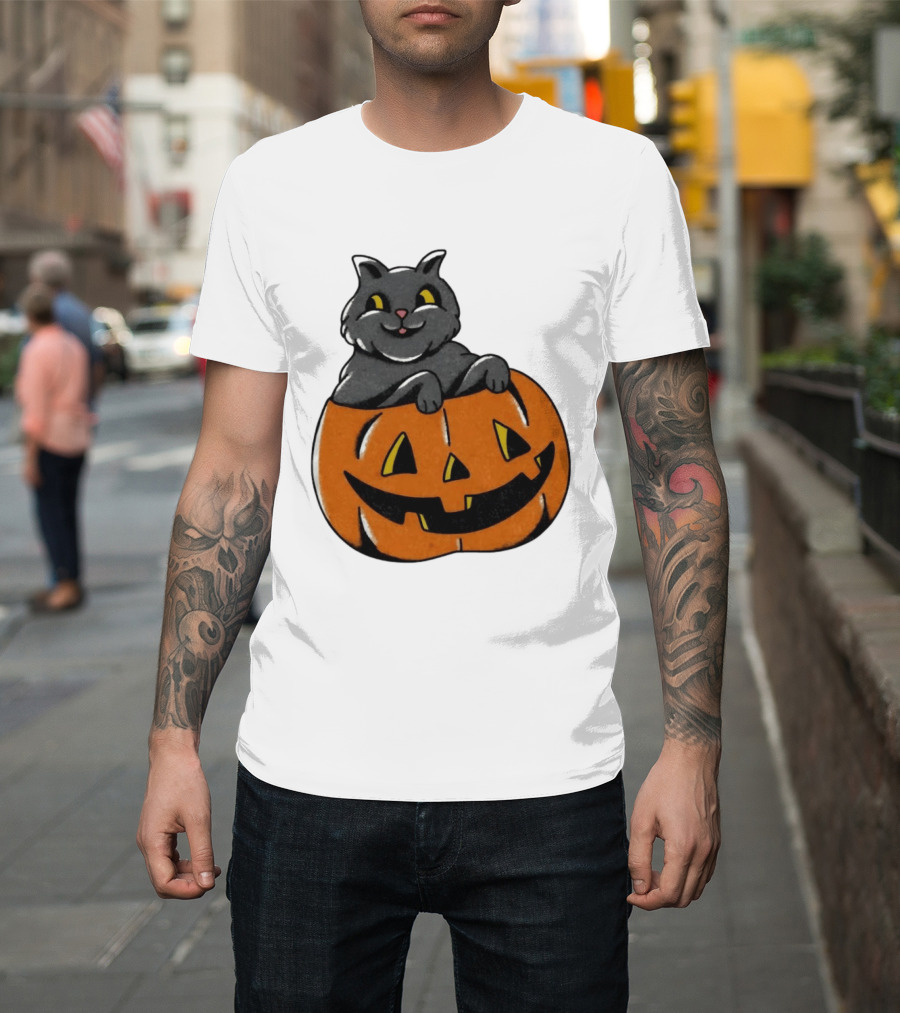 Black Cat In Jack O' Lantern Halloween Pumpkin T-Shirt