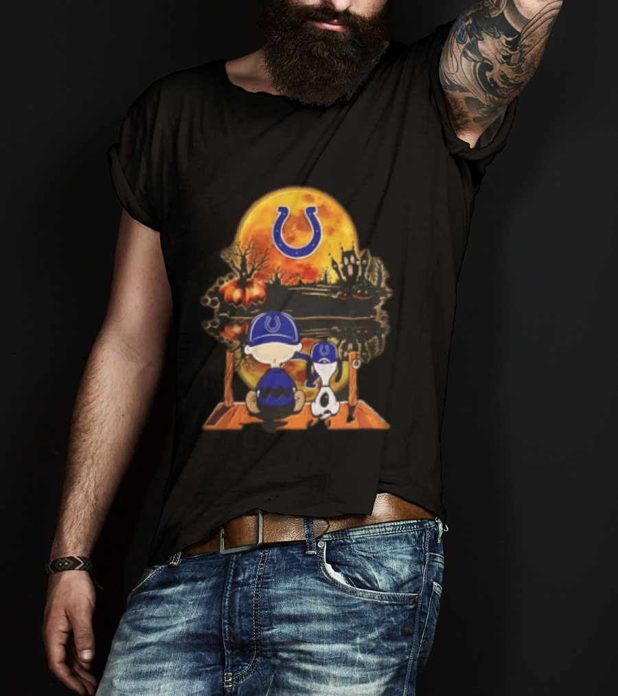Indianapolis Colts Peanuts Halloween Pumpkin Moonlit Scene Snoopy Charlie Brown T-Shirt