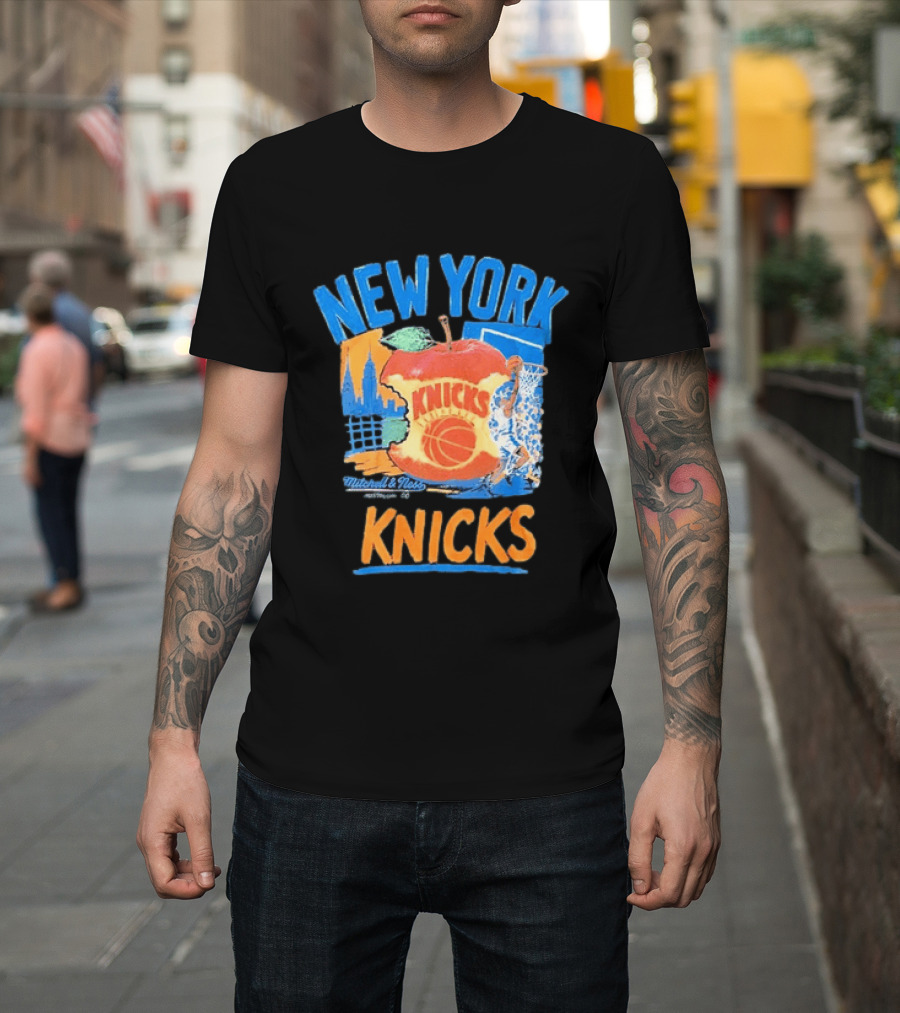 Mitchell & Ness New York Knicks Basketball Big Apple City Skyline T-Shirt