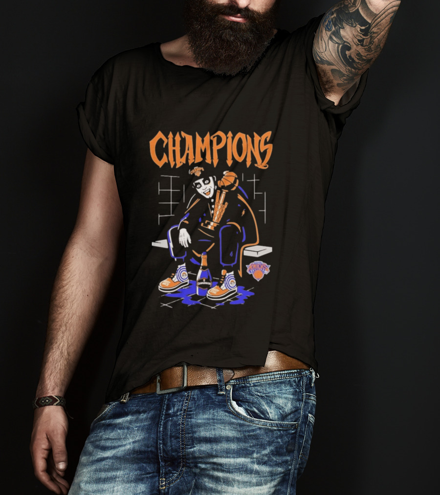 New York Knicks Evil Clown Winning Trophy And Champagne T-Shirt