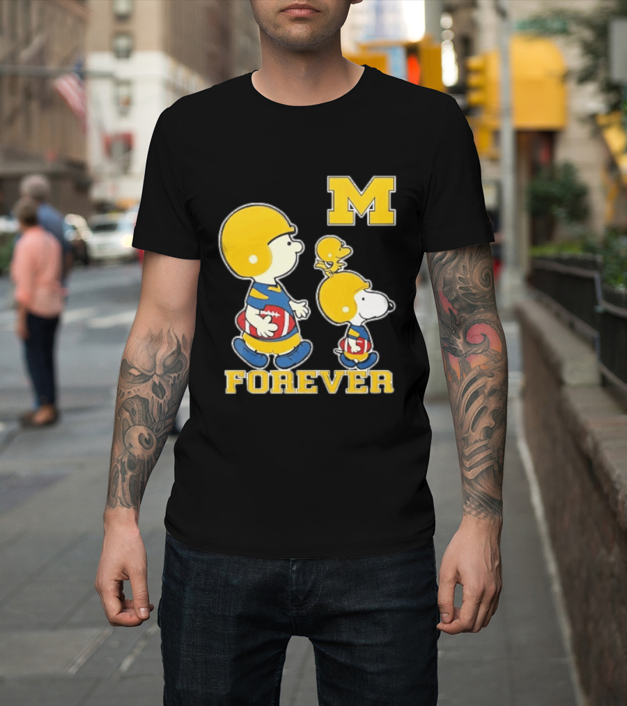 Peanuts Forever Michigan Wolverines M Football Charlie Brown Snoopy Woodstock T-Shirt