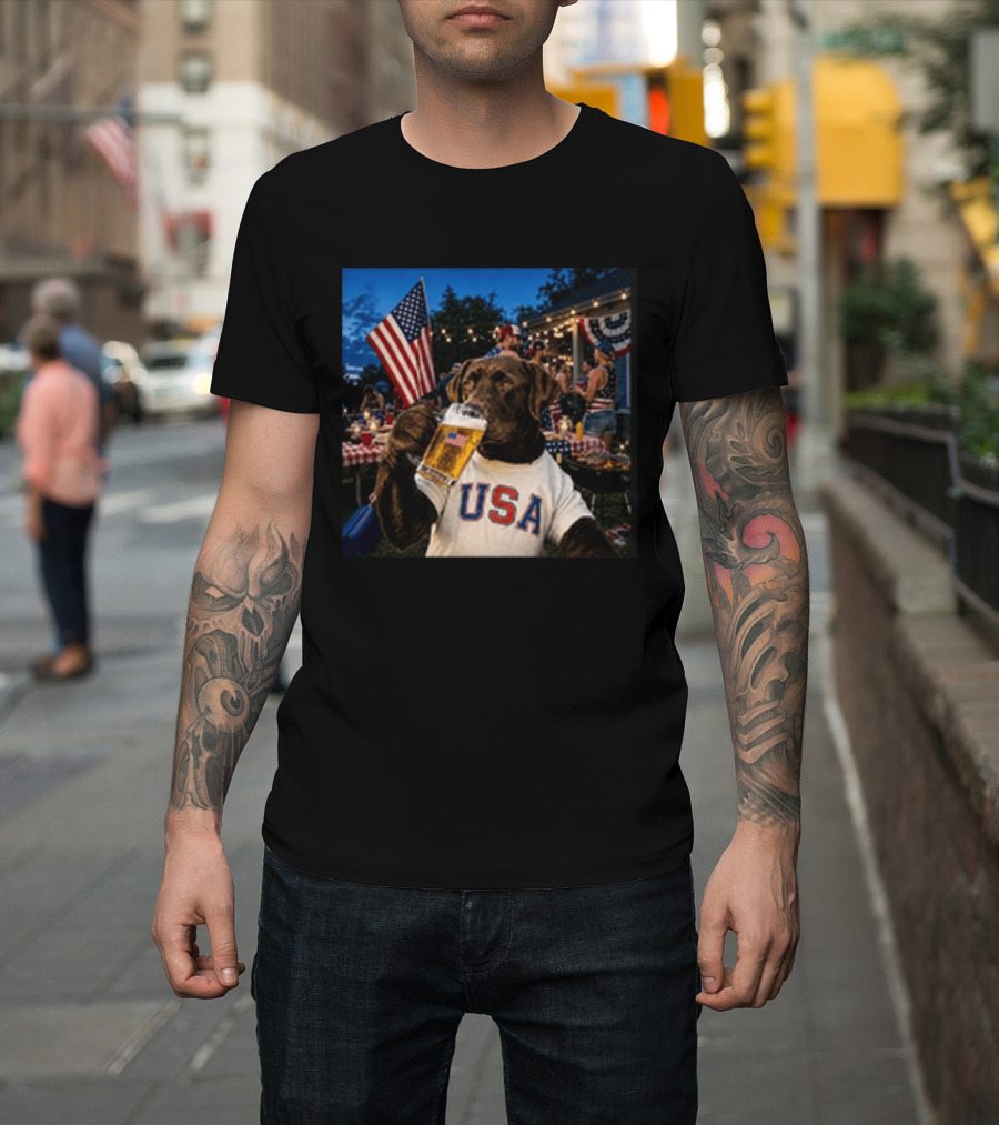 USA Chocolate Lab Drinking Beer American Flag 4th Of July Dog T-Shirt