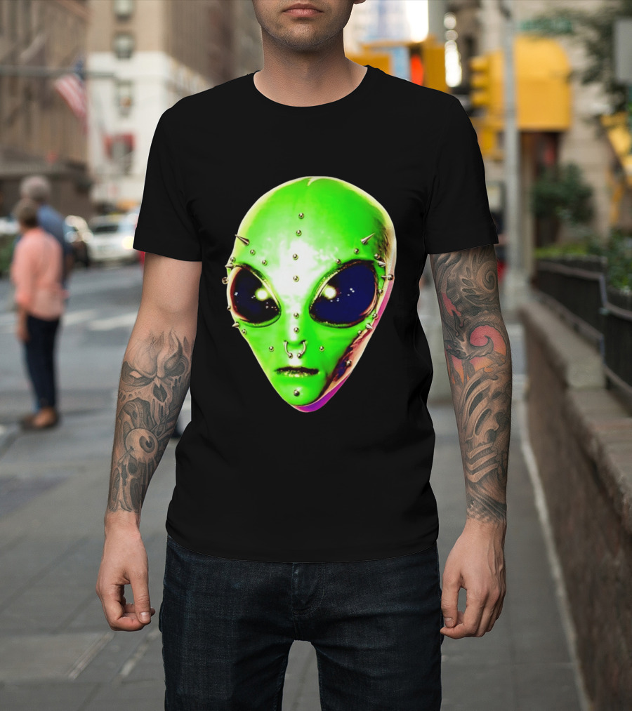 Believe Alien Pierced Face Extraterrestrial Iconic Green Martian Head T-Shirt