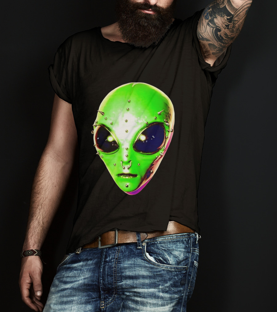 Believe Alien Pierced Face Extraterrestrial Iconic Green Martian Head T-Shirt