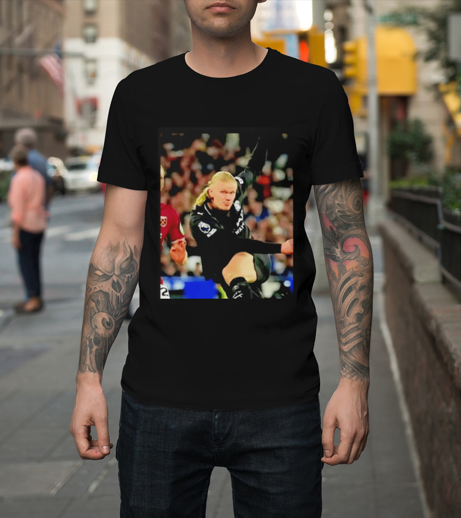 Erling Haaland Manchester City Football Player In Action T-Shirt