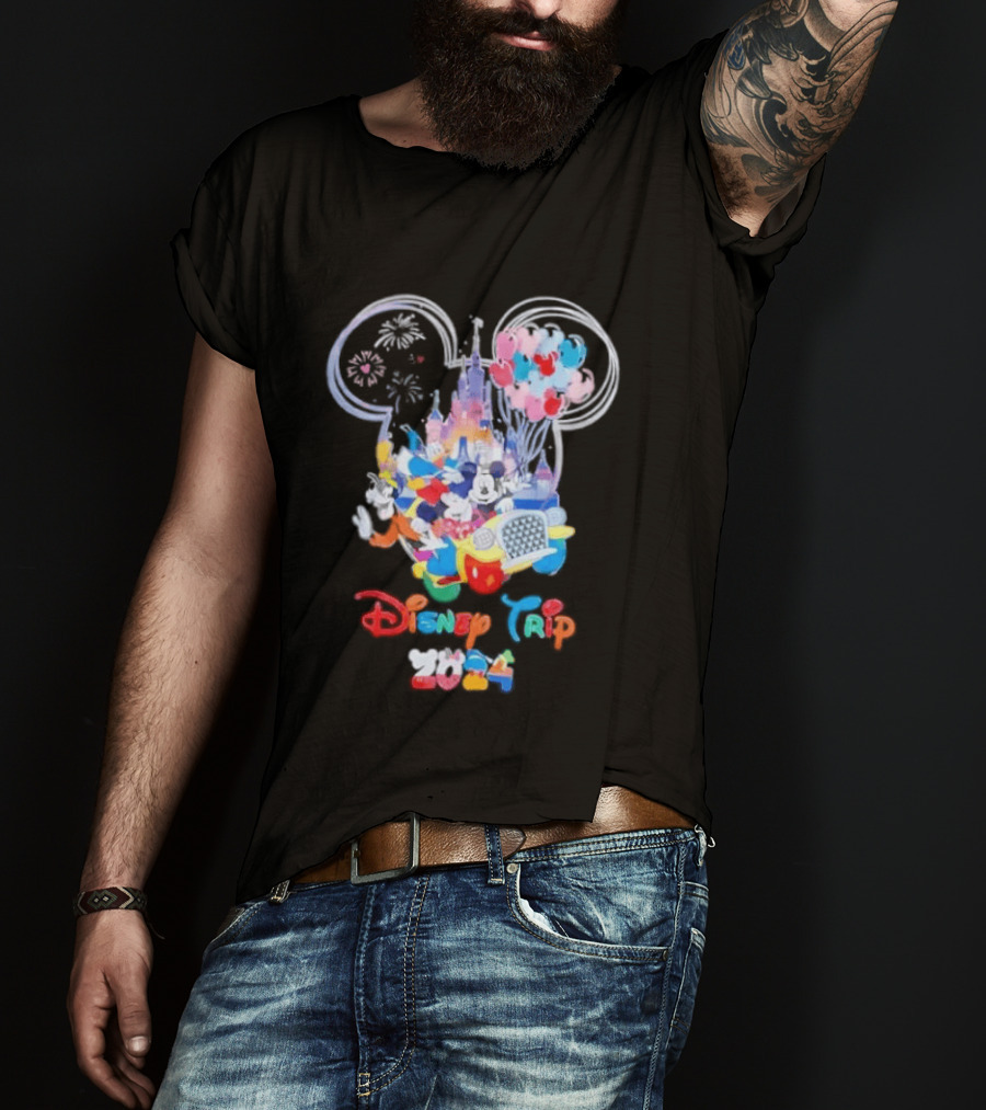 Disney Trip 2024 Mickey Mouse Donald Duck Goofy Minnie Castle Fireworks T-Shirt