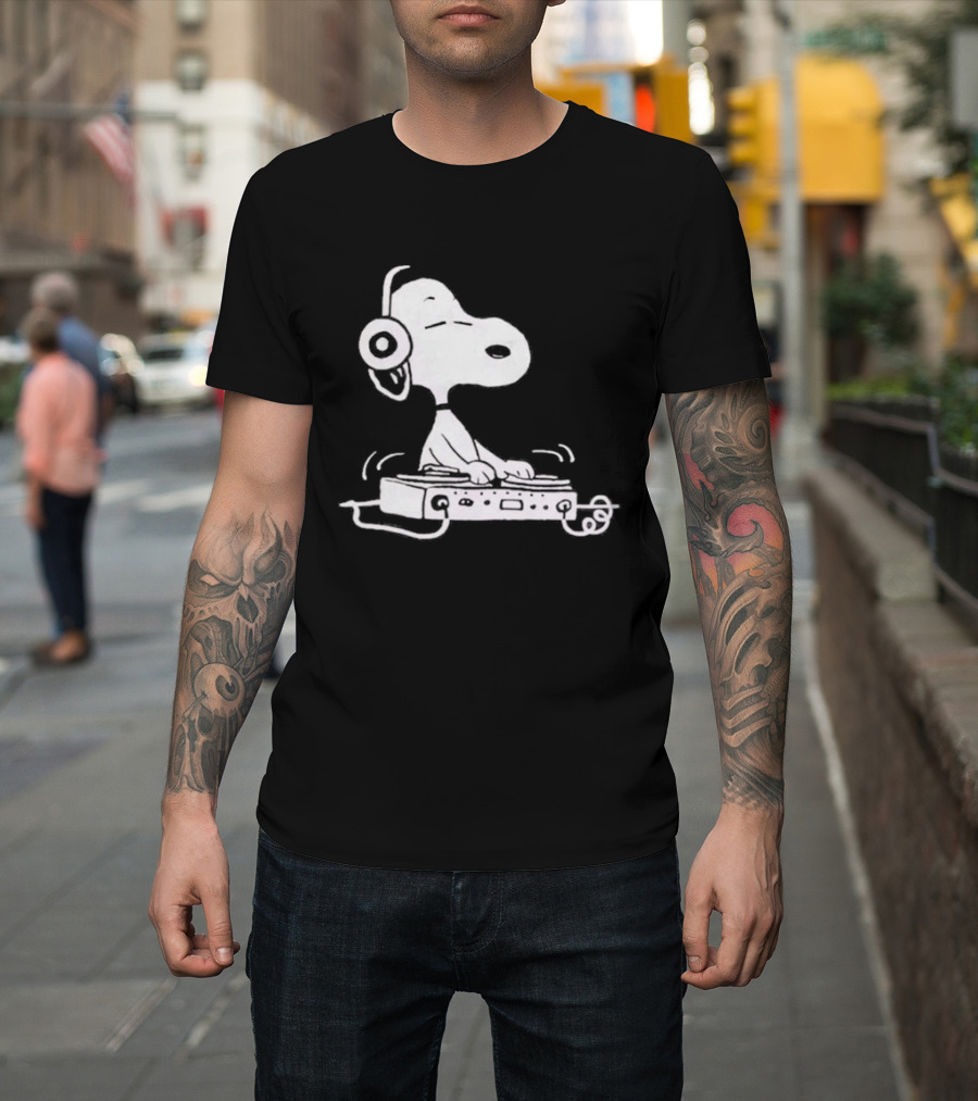 Kith Peanuts Snoopy DJ Collaboration T-Shirt