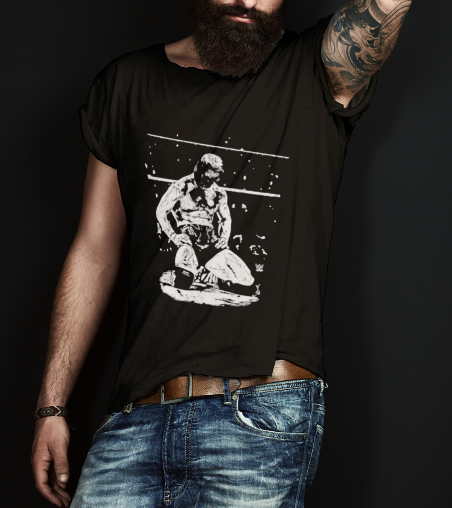 Rey Mysterio WWE Kneeling Pose Iconic Wrestler Image T-Shirt