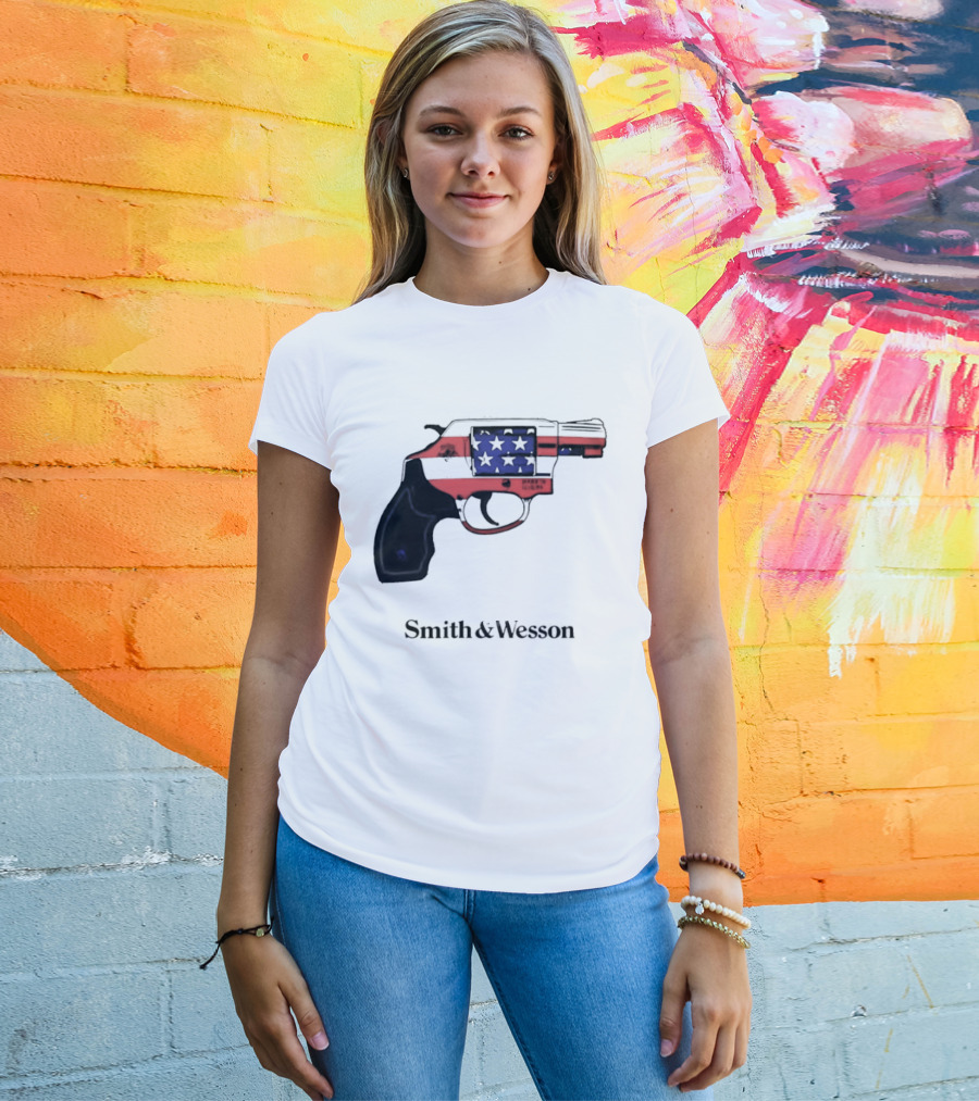 Smith And Wesson American Flag Revolver Firearm T-Shirt