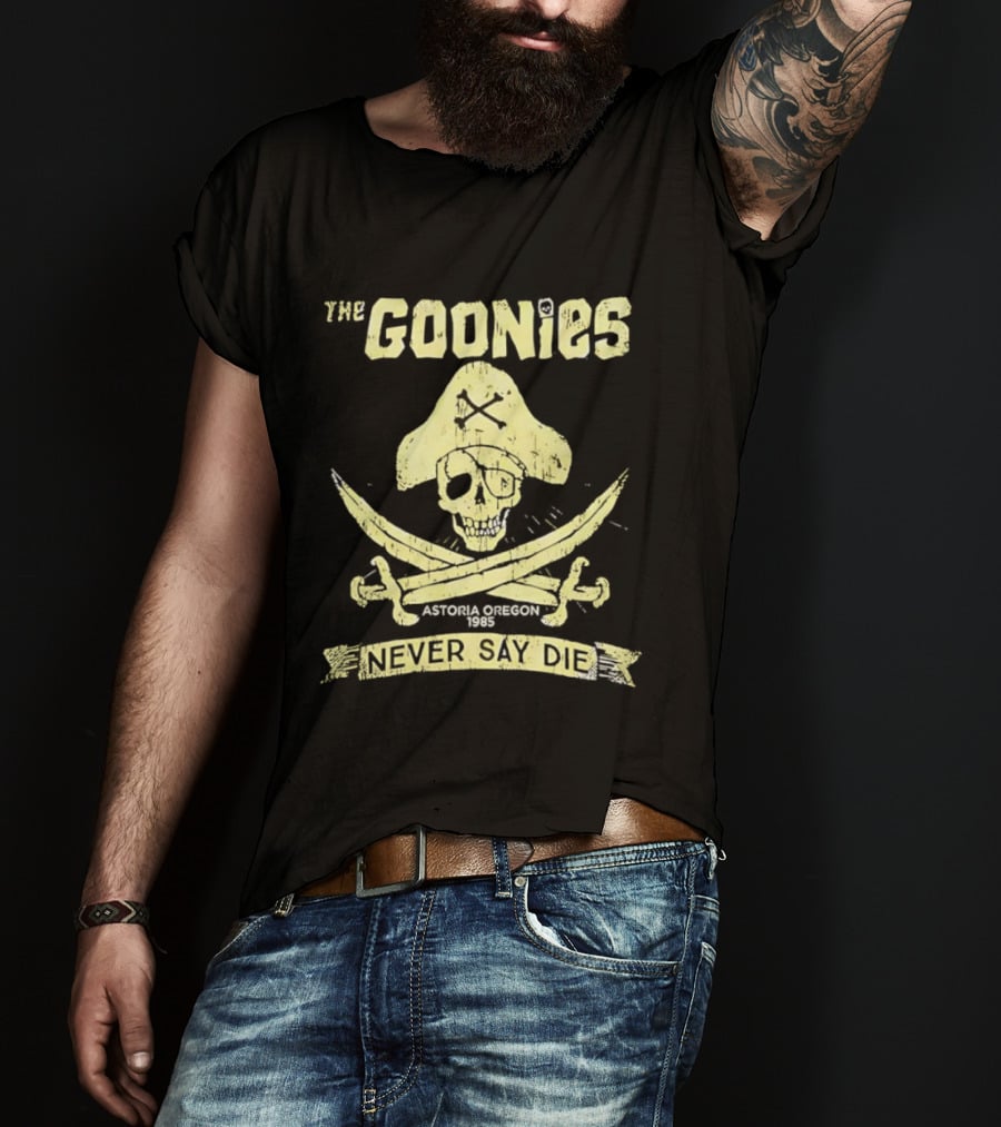 The Goonies Never Say Die Astoria Oregon 1985 Skull Pirate T-Shirt