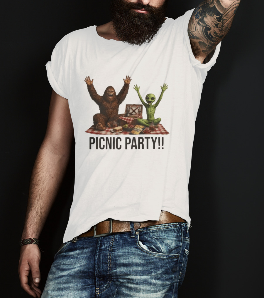 Bigfoot And Alien Picnic Party With Chips And Sandwiches T-Shirt