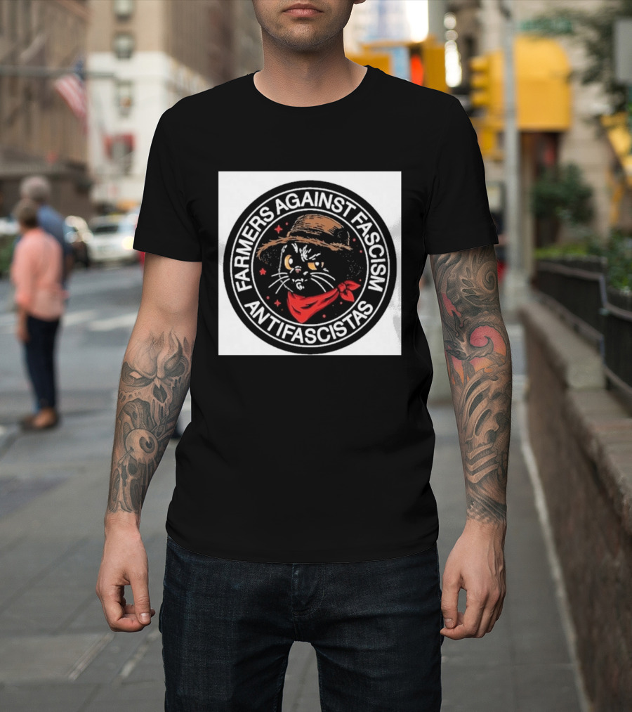 Farmers Against Fascism Antifascistas Cat Straw Hat Red Bandana T-Shirt