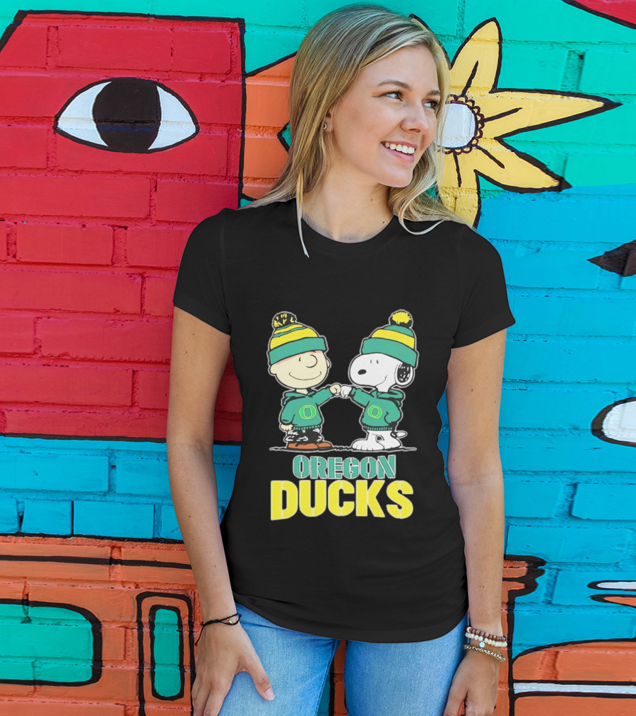 Charlie Brown Snoopy Fist Bump Oregon Ducks Fan Gear T-Shirt