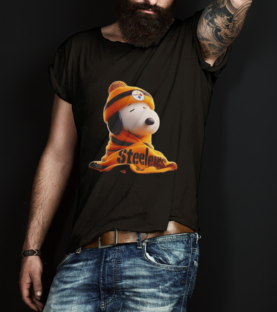 Snoopy Steelers Winter Hat And Scarf T-Shirt