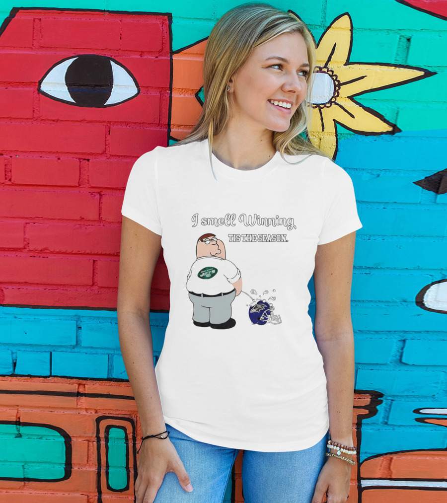 Peter Griffin New York Jets I Smell Winning Tis The Season Peeing On Baltimore Ravens Helmet T-Shirt