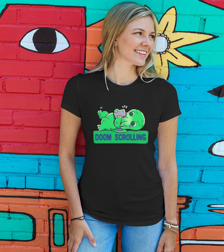Doom Scrolling Cthulhu Lovecraft Monster With Smartphone T-Shirt