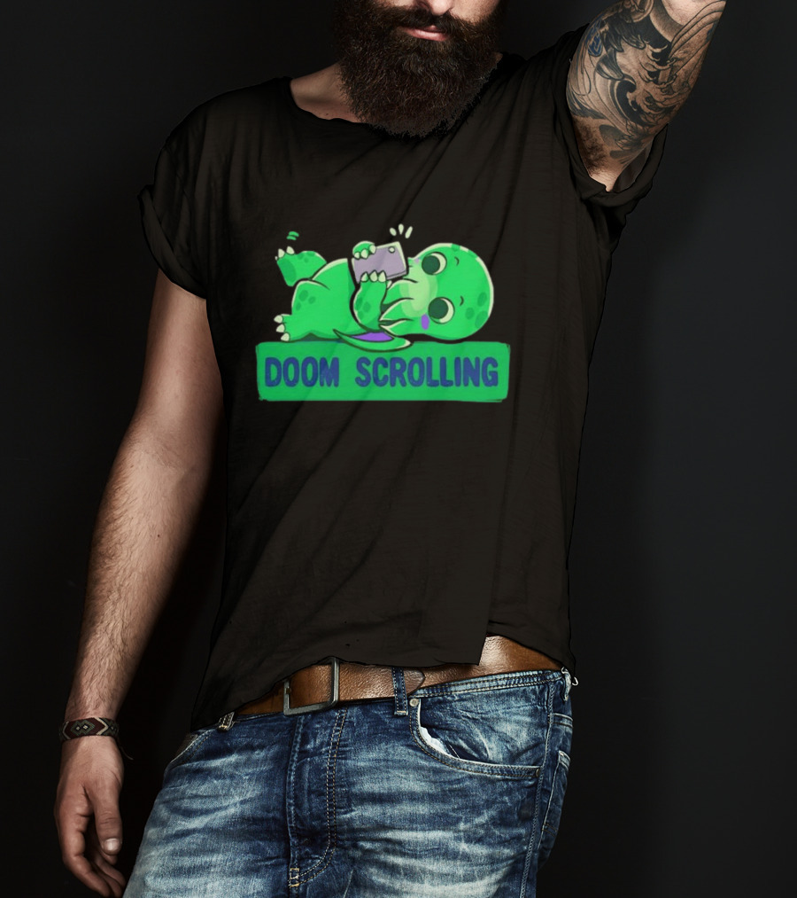 Doom Scrolling Cthulhu Lovecraft Monster With Smartphone T-Shirt