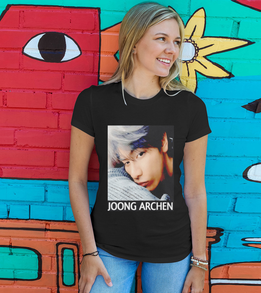 Joong Archen Thai Actor Close Up Pillow T-Shirt