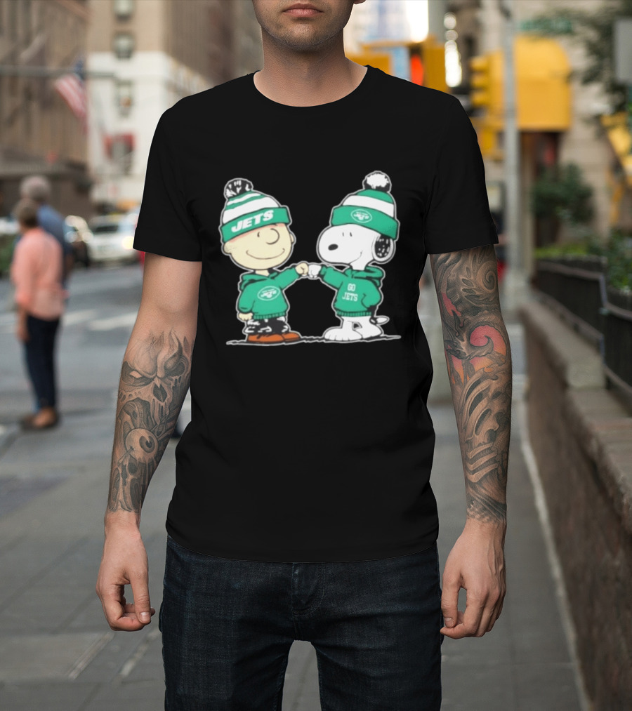 Original Peanuts Charlie Brown Snoopy New York Jets Fist Bump Go Jets Football T-Shirt