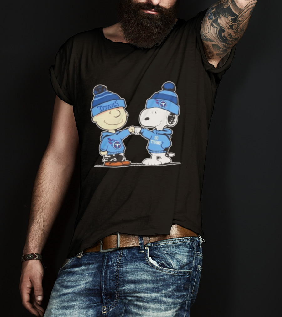 Peanuts Charlie Brown Snoopy Fist Bump Tennessee Titans Football Go Titans T-Shirt