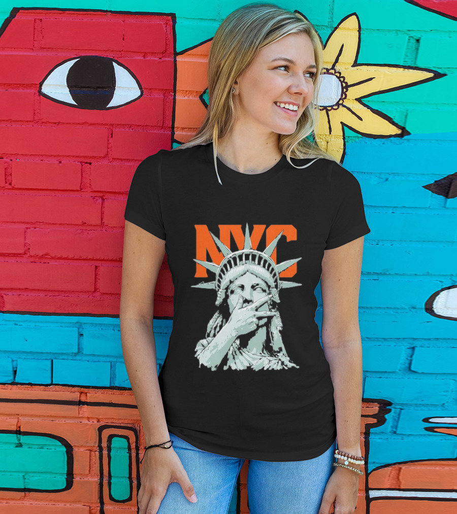 NYC Statue Of Liberty Peace Gesture Iconic Liberty T-Shirt