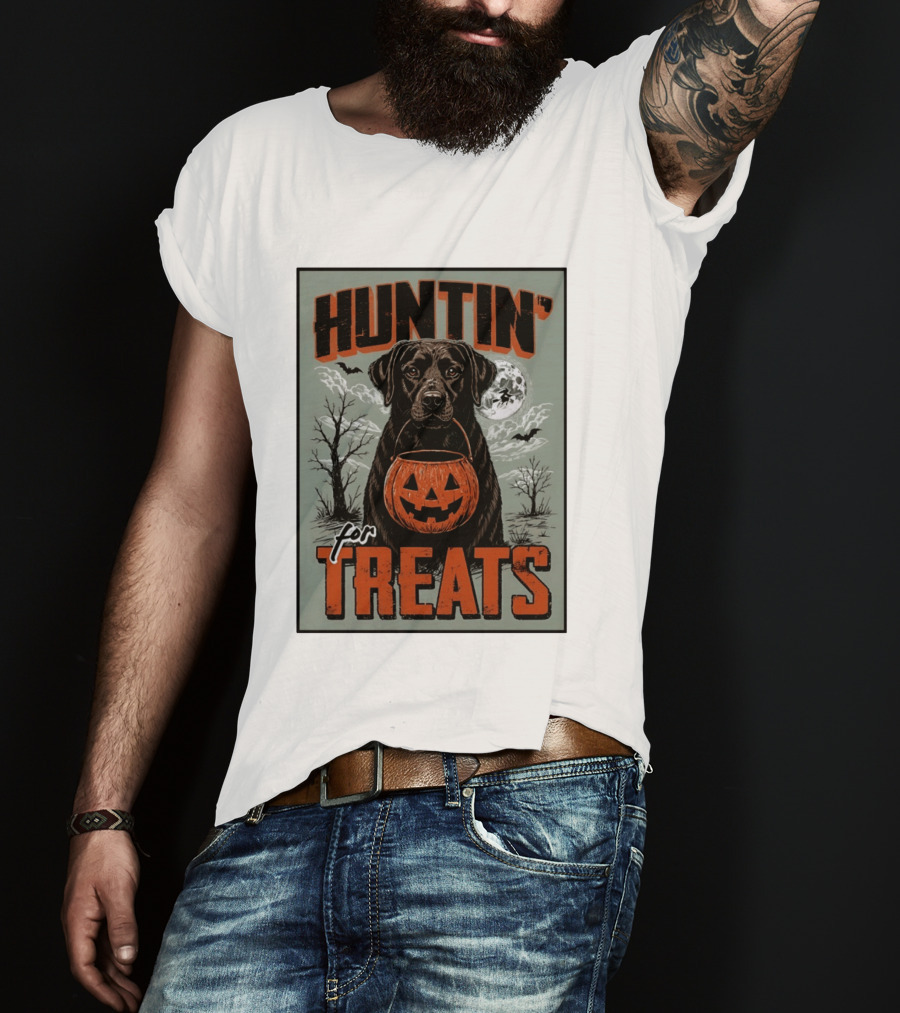 Black Labrador Huntin' For Treats Halloween Dog Moon And Jack O' Lantern T-Shirt