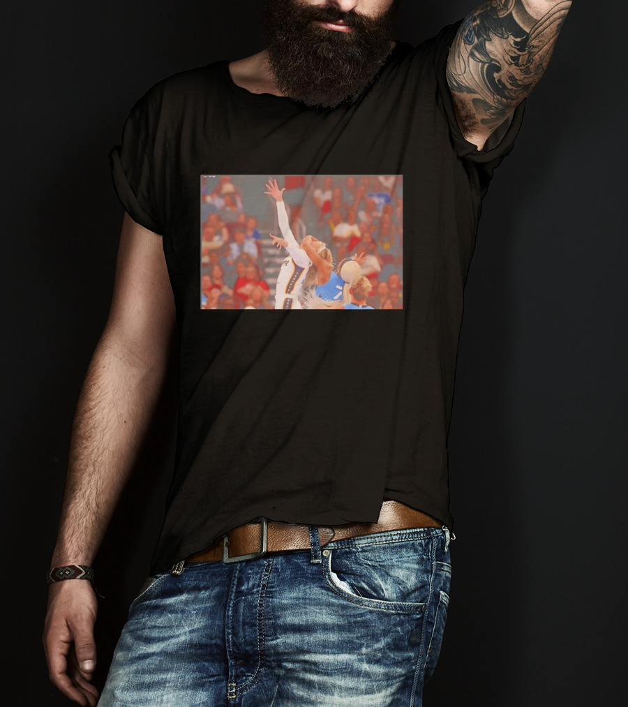 Chennedy Carter 7 Intense Matchup Chicago Sky Vs Indiana Fever Basketball Action T-Shirt