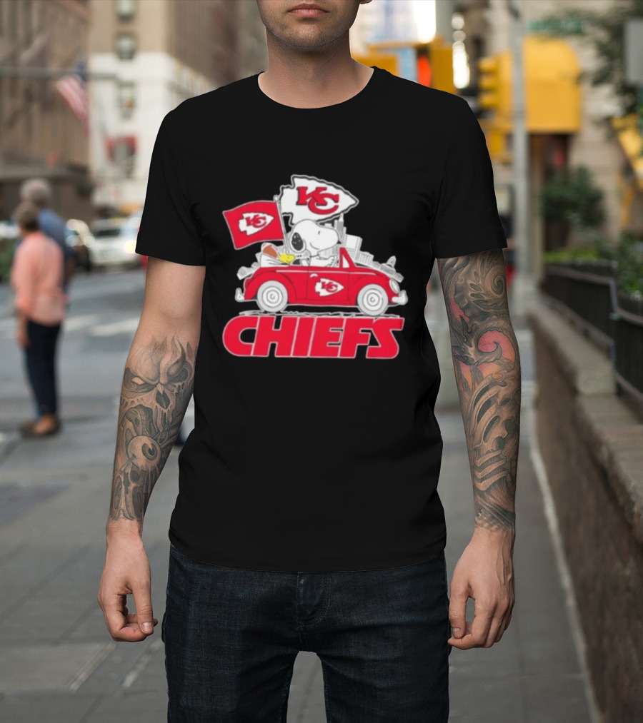Snoopy Driving Kansas City Chiefs Car With Skyline And Flag T-Shirt