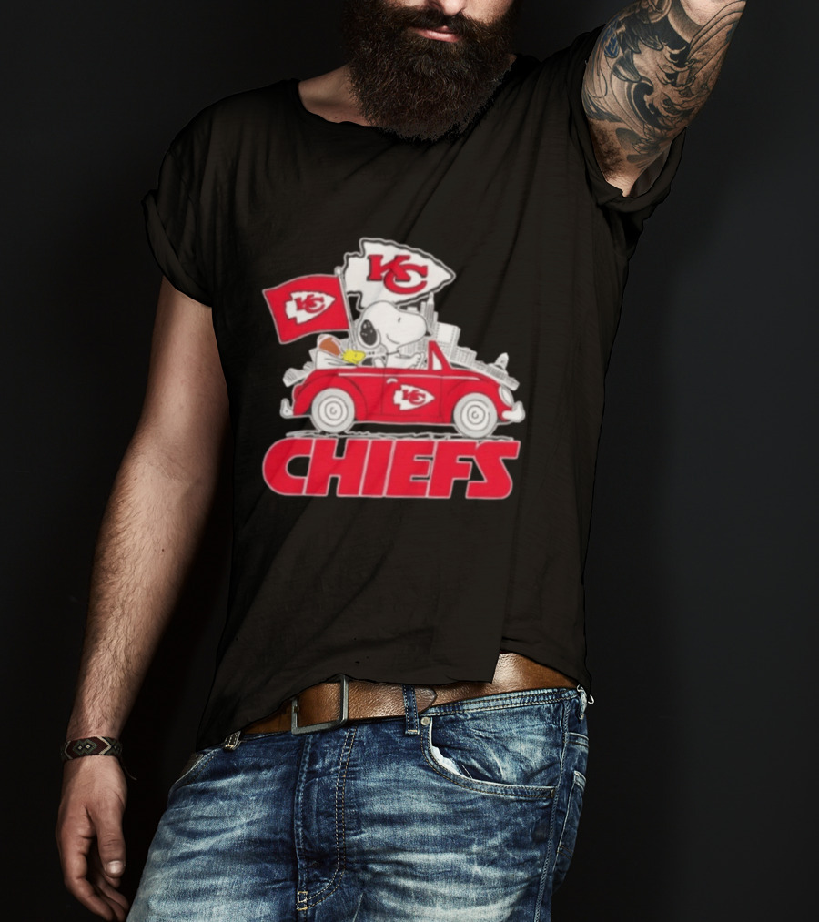 Snoopy Driving Kansas City Chiefs Car With Skyline And Flag T-Shirt