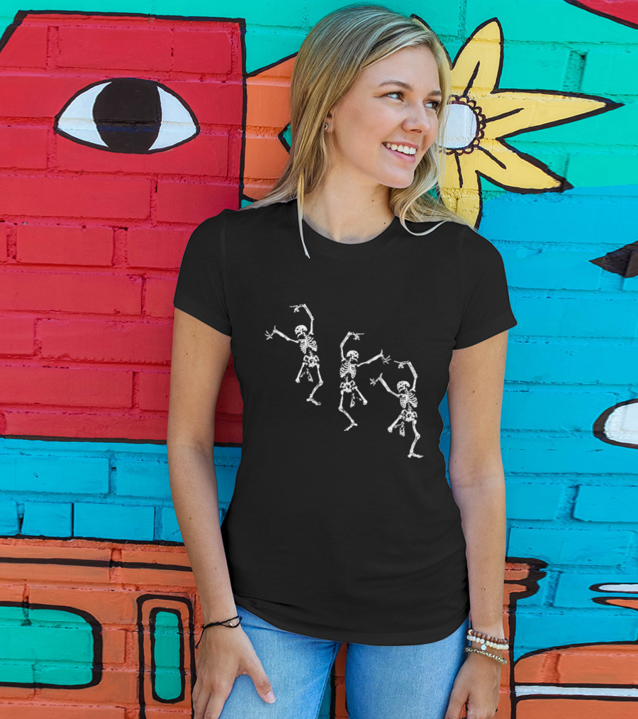 Dancing Skeletons Spooky Gothic Halloween Skeletons T-Shirt
